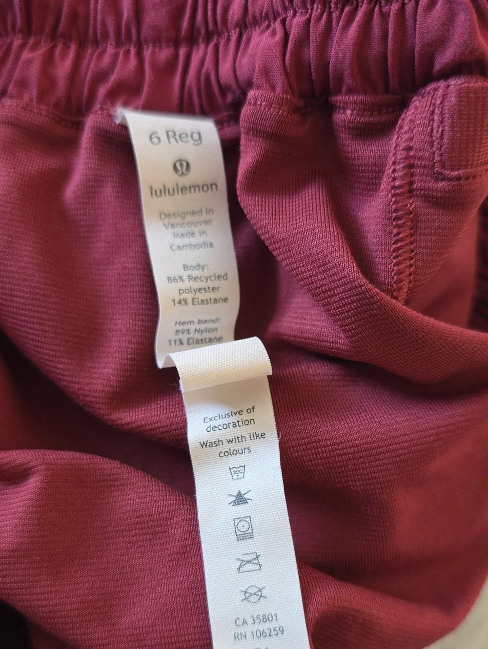 Lululemon Hotty Short, Size 6